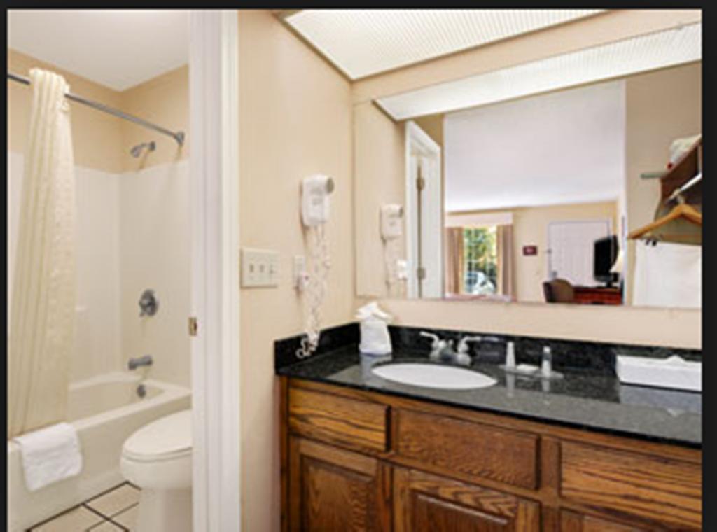 Baymont By Wyndham Greenville Quarto foto